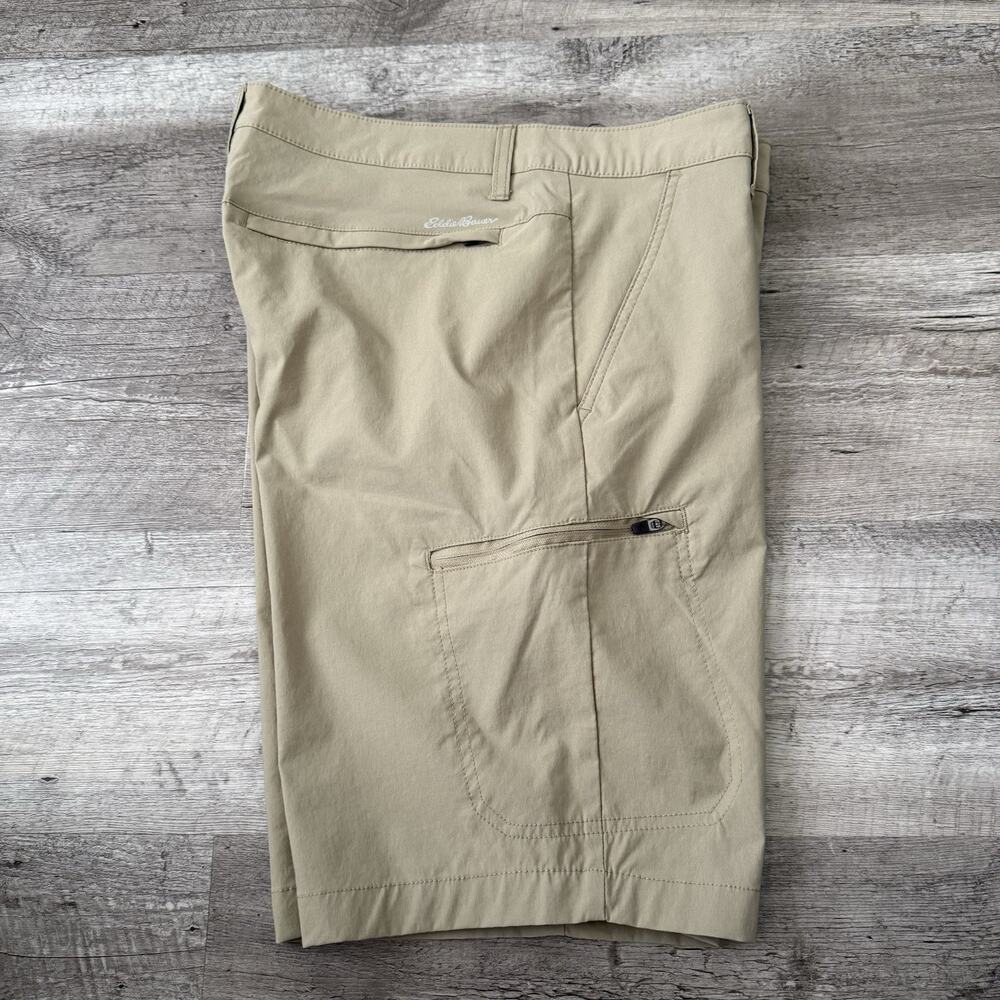 Eddie Bauer Zip Cargo Shorts Mens 32 Tan Zipper Stretch 10" Hiking Flat Front